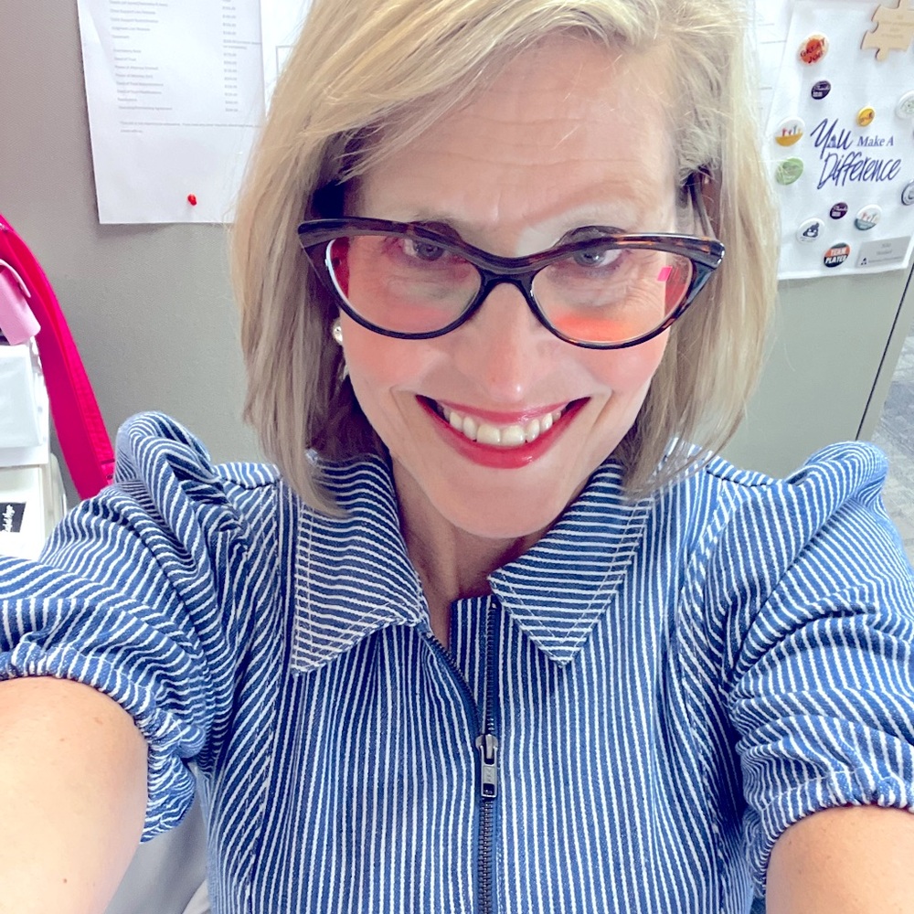 Meet your Posher, Niki